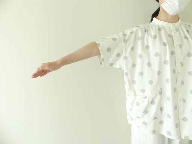 Girls　白とグレーの水玉 スタンドシャツの商品画像5