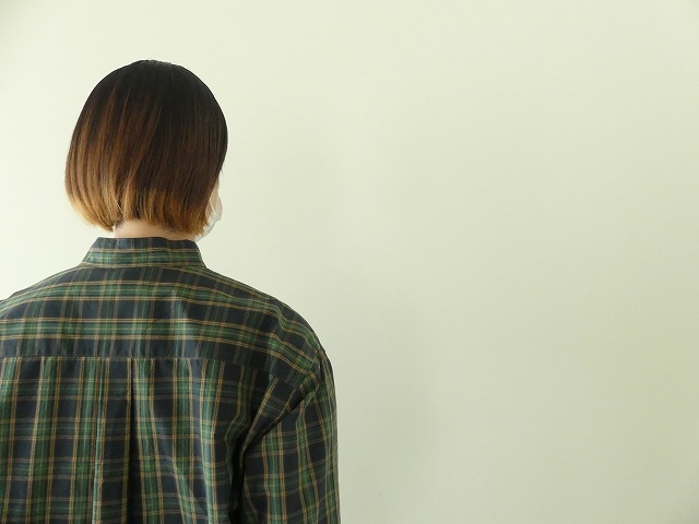 ダークチェックのロングポケットシャツの商品画像7