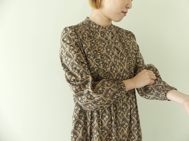 sosotto(ソソット) 花柄プリントウエーブピンタックウエストドロストワンピースの商品画像6