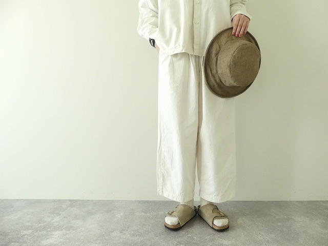 prit(プリット) オックスピーチ起毛近江晒タックバギーパンツの商品画像4