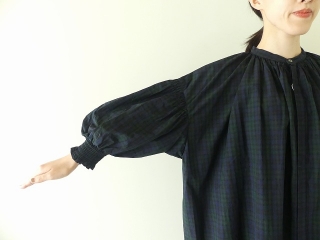 UNIVERSAL TISSU(ユニヴァーサル ティシュ) ナチュラルタイプライタートリプルシャーリングブラウスの商品画像24