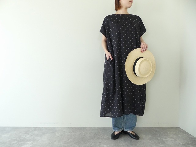 SOIL(ソイル) COTTON VOILE DOT PRINT CREW-NECK BACK SIDE GATHERED DRESSの商品画像2