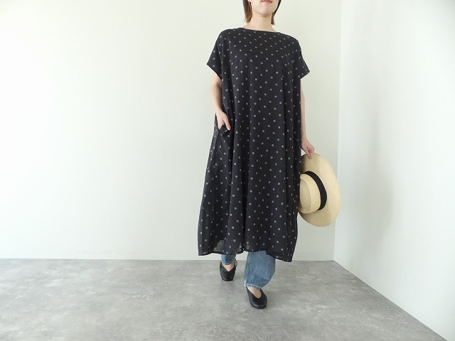 SOIL(ソイル) COTTON VOILE DOT PRINT CREW-NECK BACK SIDE GATHERED DRESSの商品画像4