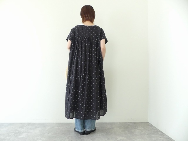 SOIL(ソイル) COTTON VOILE DOT PRINT CREW-NECK BACK SIDE GATHERED DRESSの商品画像6