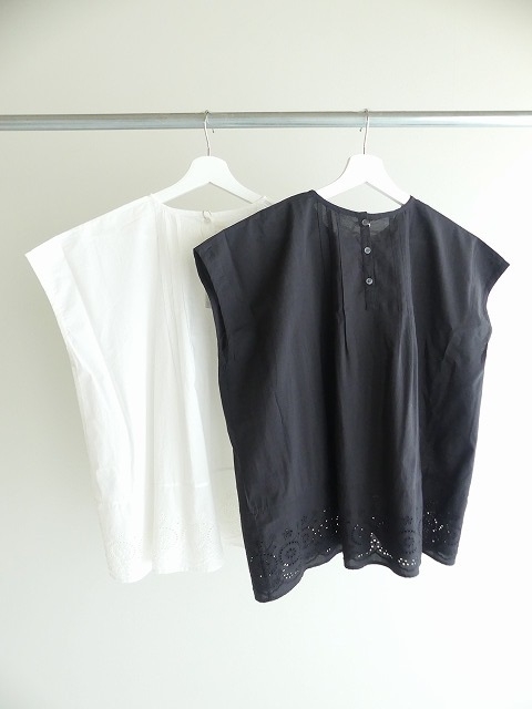 SOIL(ソイル) 裾スカラップ刺繍クルーネックフレンチスリーブピンタックシャツの商品画像12