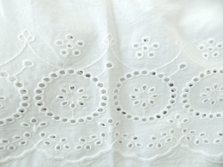 SOIL(ソイル) 裾スカラップ刺繍クルーネックフレンチスリーブピンタックシャツの商品画像29
