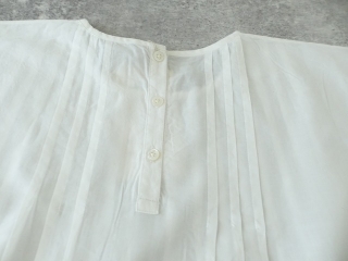 SOIL(ソイル) 裾スカラップ刺繍クルーネックフレンチスリーブピンタックシャツの商品画像31