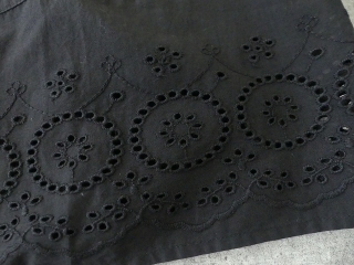 SOIL(ソイル) 裾スカラップ刺繍クルーネックフレンチスリーブピンタックシャツの商品画像38