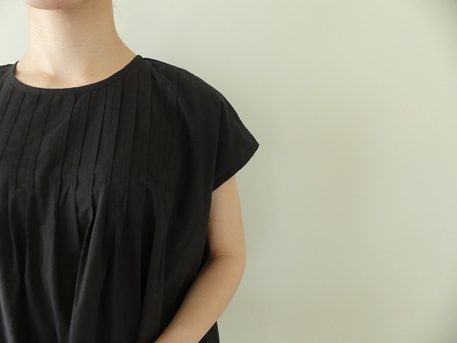 SOIL(ソイル) 裾スカラップ刺繍クルーネックフレンチスリーブピンタックシャツの商品画像6