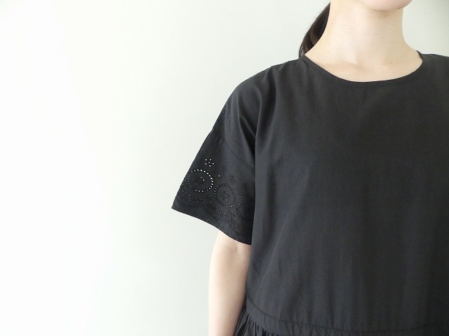SOIL(ソイル) お袖スカラップ刺繍クルーネックプルオーバードレスの商品画像4