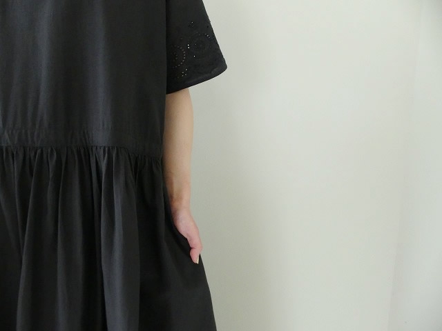 SOIL(ソイル) お袖スカラップ刺繍クルーネックプルオーバードレスの商品画像6
