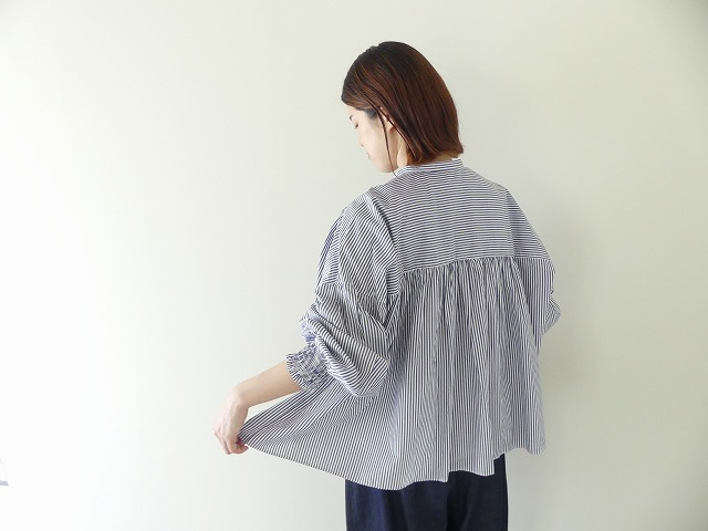 UNIVERSAL TISSU(ユニヴァーサル ティシュ) タイプライターシャーリングブラウスの商品画像5