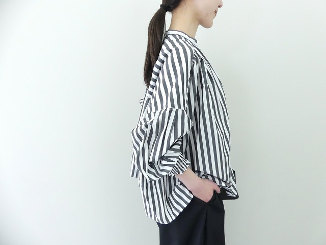 UNIVERSAL TISSU(ユニヴァーサル ティシュ) ワイドストライプシャーリングブラウスの商品画像8