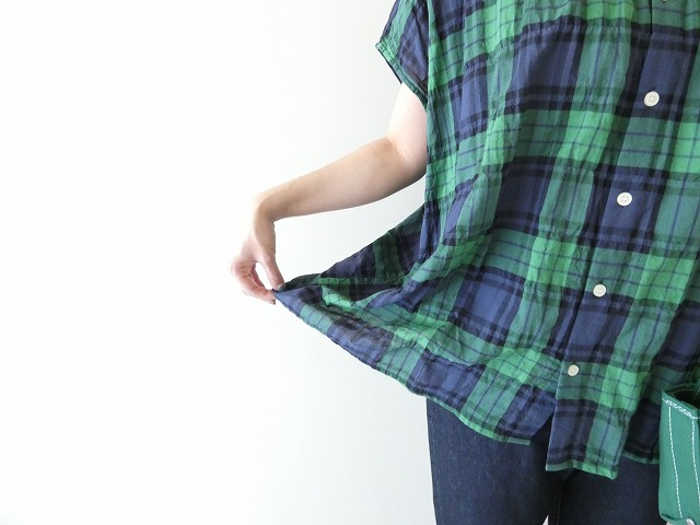 NATURAL LAUNDRY(ナチュラルランドリー) 先染めシャーリングロングシャツの商品画像5