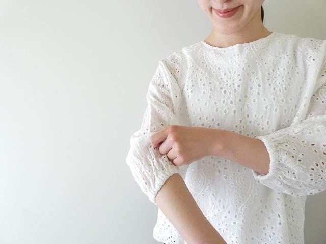 maomade(マオメイド) ペイズリーカットワークレース2WAYサッと羽織れるブラウスの商品画像8