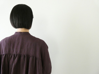yuni(ユニ イズ ライク ア フラワー トゥー ミー) コットンリネン 近江晒スクエアブラウスの商品画像24