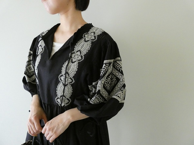  カディコットン刺繍ボリュームスリーブブラウスの商品画像4