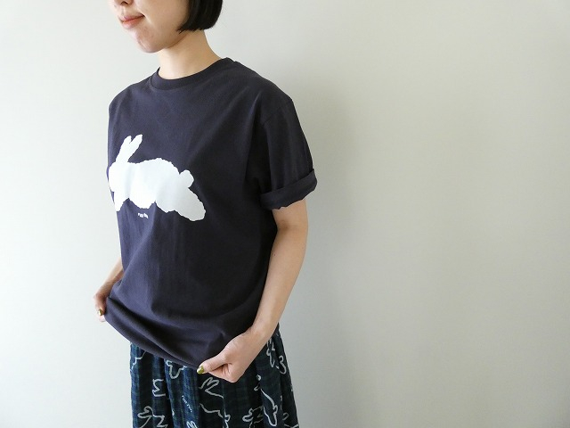 I am I in fact(アイアムアイ インファクト) run rabbit Tシャツの商品画像8