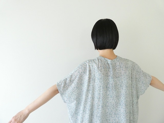 TRAVAIL MANUEL(トラバイユマニュアル) フラワープリントフレンチギャザーブラウスの商品画像6