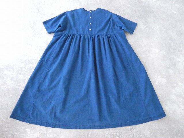 NATURAL LAUNDRY(ナチュラルランドリー) インディゴシャンブレースモックギャザーワンピースの商品画像13