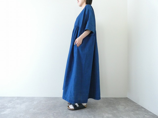NATURAL LAUNDRY(ナチュラルランドリー) インディゴシャンブレースモックギャザーワンピースの商品画像9