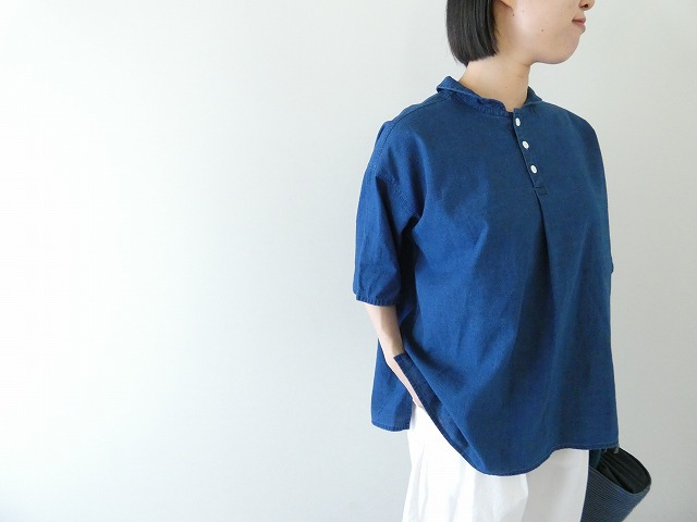 NATURAL LAUNDRY(ナチュラルランドリー) インディゴシャンブレー丸衿5分袖プルオーバーの商品画像3