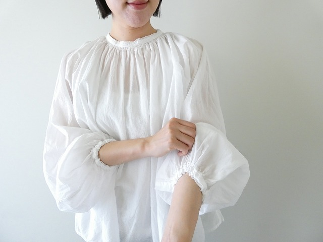 Veritecoeur(ヴェリテクール) コットンギャザーブラウスの商品画像5