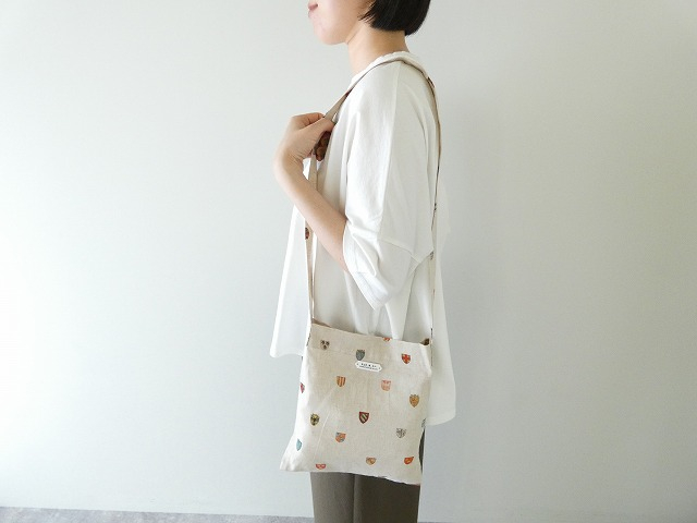 R&D.M(オールドマンズテーラー) COTTON LINEN COAT OF ARMS ONE SHOULDER BAGの商品画像3