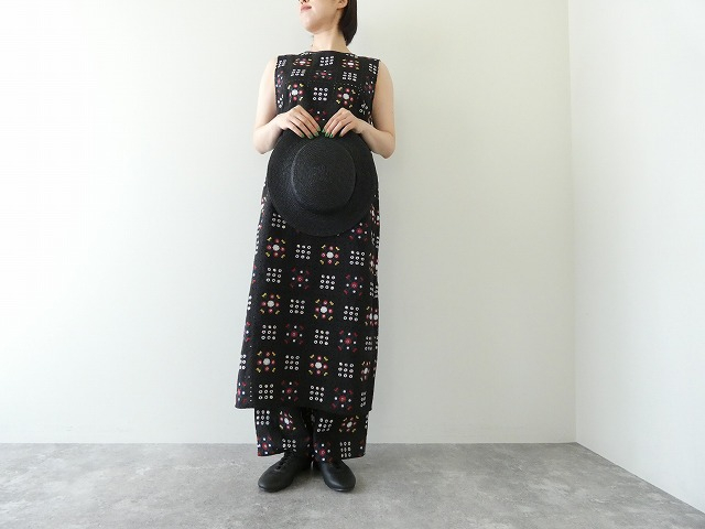 yuni(ユニ イズ ライク ア フラワー トゥー ミー) eyelet embroidely sleeveless ワンピースの商品画像3
