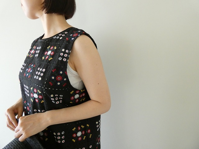 yuni(ユニ イズ ライク ア フラワー トゥー ミー) eyelet embroidely sleeveless ワンピースの商品画像4