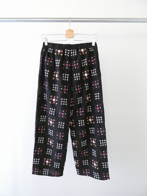 yuni(ユニ イズ ライク ア フラワー トゥー ミー) eyelet embroidelyイージーパンツの商品画像11