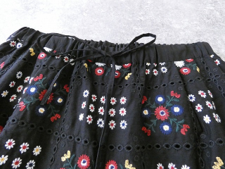 yuni(ユニ イズ ライク ア フラワー トゥー ミー) eyelet embroidelyイージーパンツの商品画像24