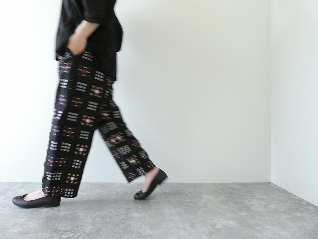 yuni(ユニ イズ ライク ア フラワー トゥー ミー) eyelet embroidelyイージーパンツの商品画像6