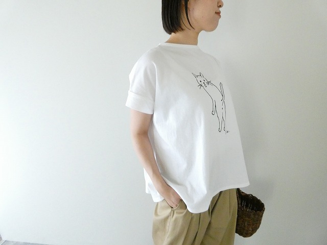 NARU SPACEMOO別注 ナチュラルソフト天竺 振り返りネコTシャツの商品画像1