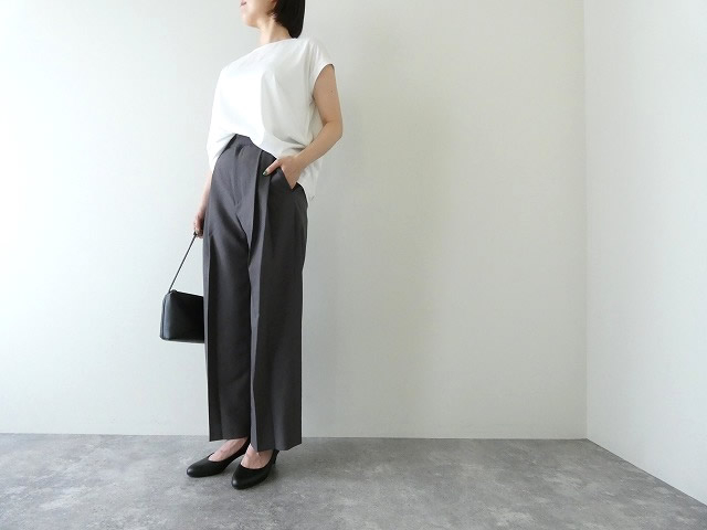 DONEEYU(ドニーユ) レーヨンツータックパンツの商品画像1
