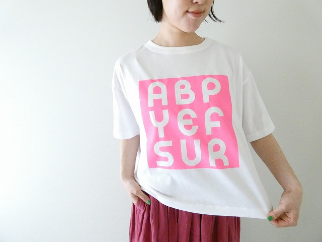 maomade(マオメイド) 度詰め天竺スクエアロゴTシャツ LOGO IN A SQUARE TEEの商品画像1