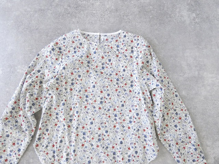 NARU 木の実柄ローンラウンドブラウスの商品画像23