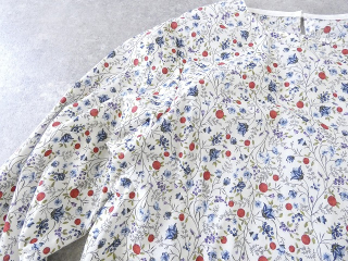 NARU 木の実柄ローンラウンドブラウスの商品画像26