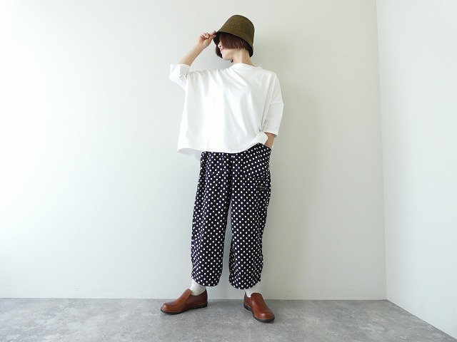 快晴堂(かいせいどう) グレーとネイビーの抜染水玉 NEWコロン斜めポケパンツの商品画像1
