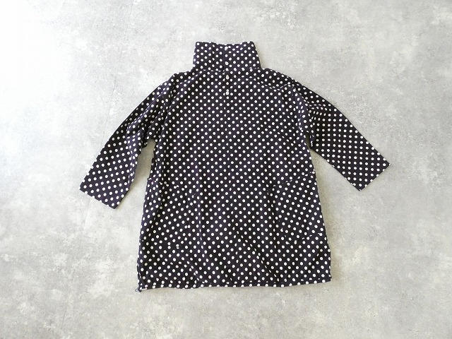 快晴堂(かいせいどう) グレーとネイビーの抜染水玉 オフタートルチュニックの商品画像12