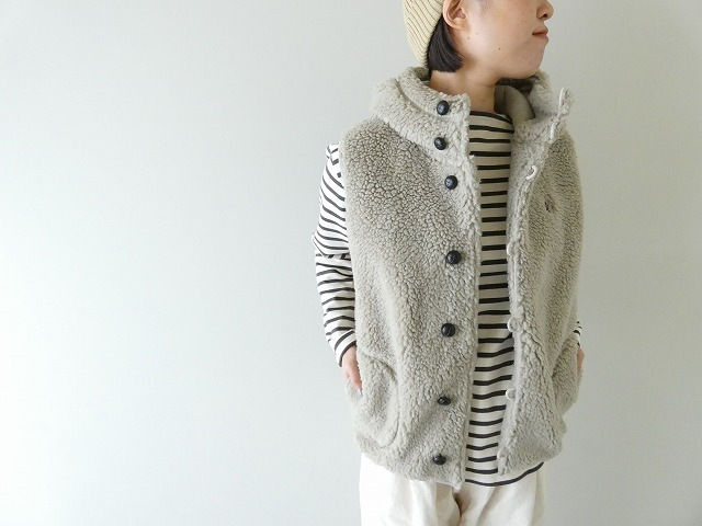 Gymphlex(ジムフレックス) フード付きあったかモコモコベストの商品画像1