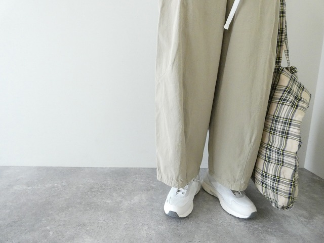 yuni(ユニ イズ ライク ア フラワー トゥー ミー) 強撚コットン近江晒 コクーンパンツの商品画像5