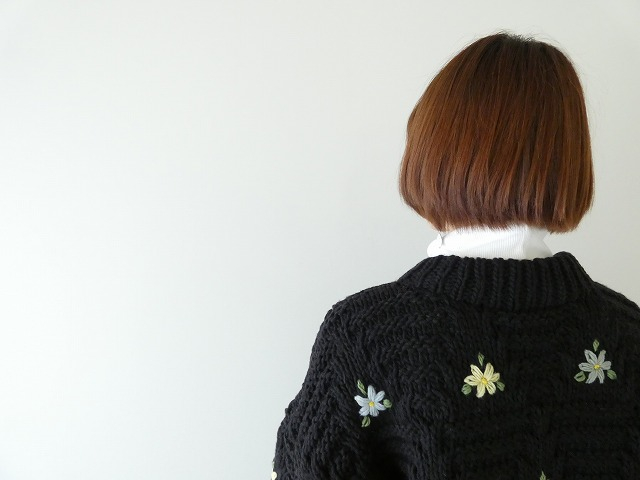 ichiAntiquite's(イチアンティークス) 花刺繍ペルーハンドニットプルオーバーの商品画像5