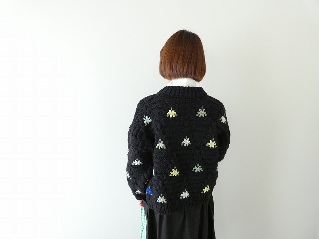 ichiAntiquite's(イチアンティークス) 花刺繍ペルーハンドニットプルオーバーの商品画像9