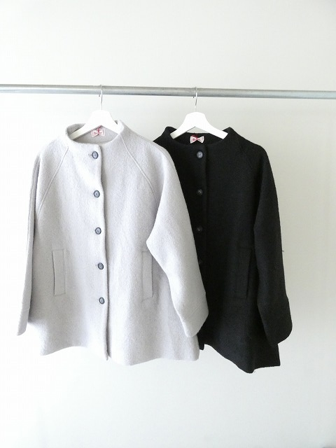 maomade(マオメイド) 圧縮ウール×中綿キルトドッキング モックネックAラインコートの商品画像3
