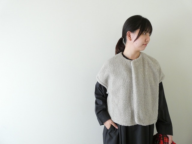 UNIVERSAL SEVEN(ユニヴァーサル セブン) ボアフレンチスリーブショートベストの商品画像2