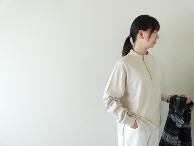Veritecoeur(ヴェリテクール) テンジクヘンリーネックTEEの商品画像1