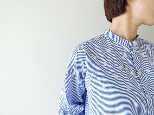 NATURAL LAUNDRY(ナチュラルランドリー) 先染めボーダーワイド刺繍シャツの商品画像1