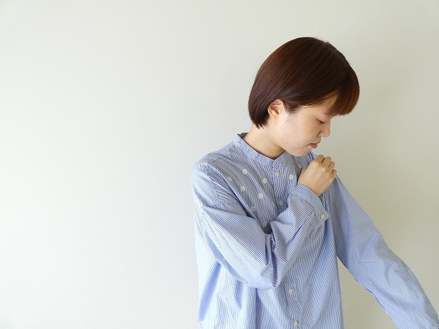NATURAL LAUNDRY(ナチュラルランドリー) 先染めボーダーワイド刺繍シャツの商品画像4