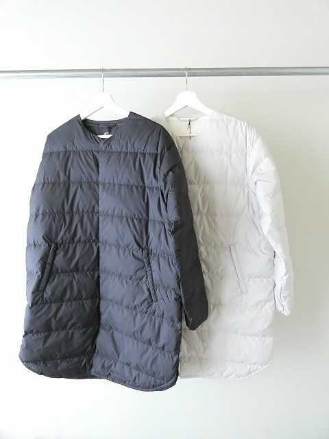 DANTON(ダントン) ノーカラーライトダウンコート ROUND NECK LONG COATの商品画像2